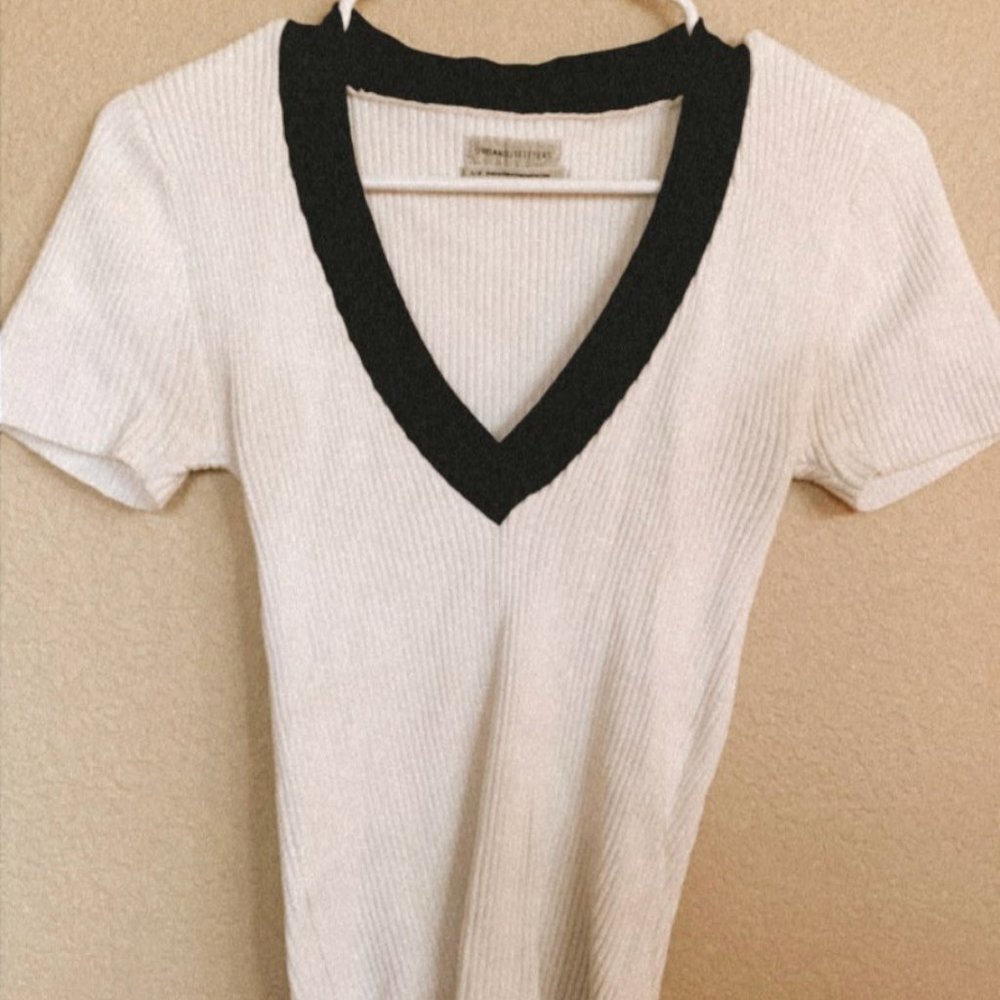 Urban Outfitters White short sleeve knit top